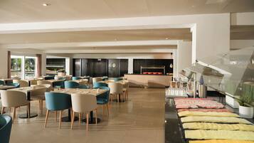 Daily buffet breakfast for a fee
