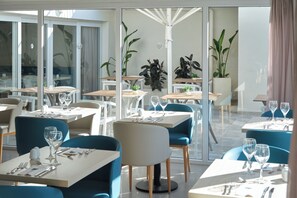Breakfast, lunch and dinner served - BQ Apolo Hotel (Palma de Mallorca)