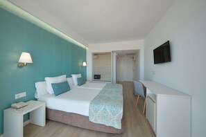 Down duvets, minibar, desk, soundproofing - BQ Apolo Hotel (Palma de Mallorca)