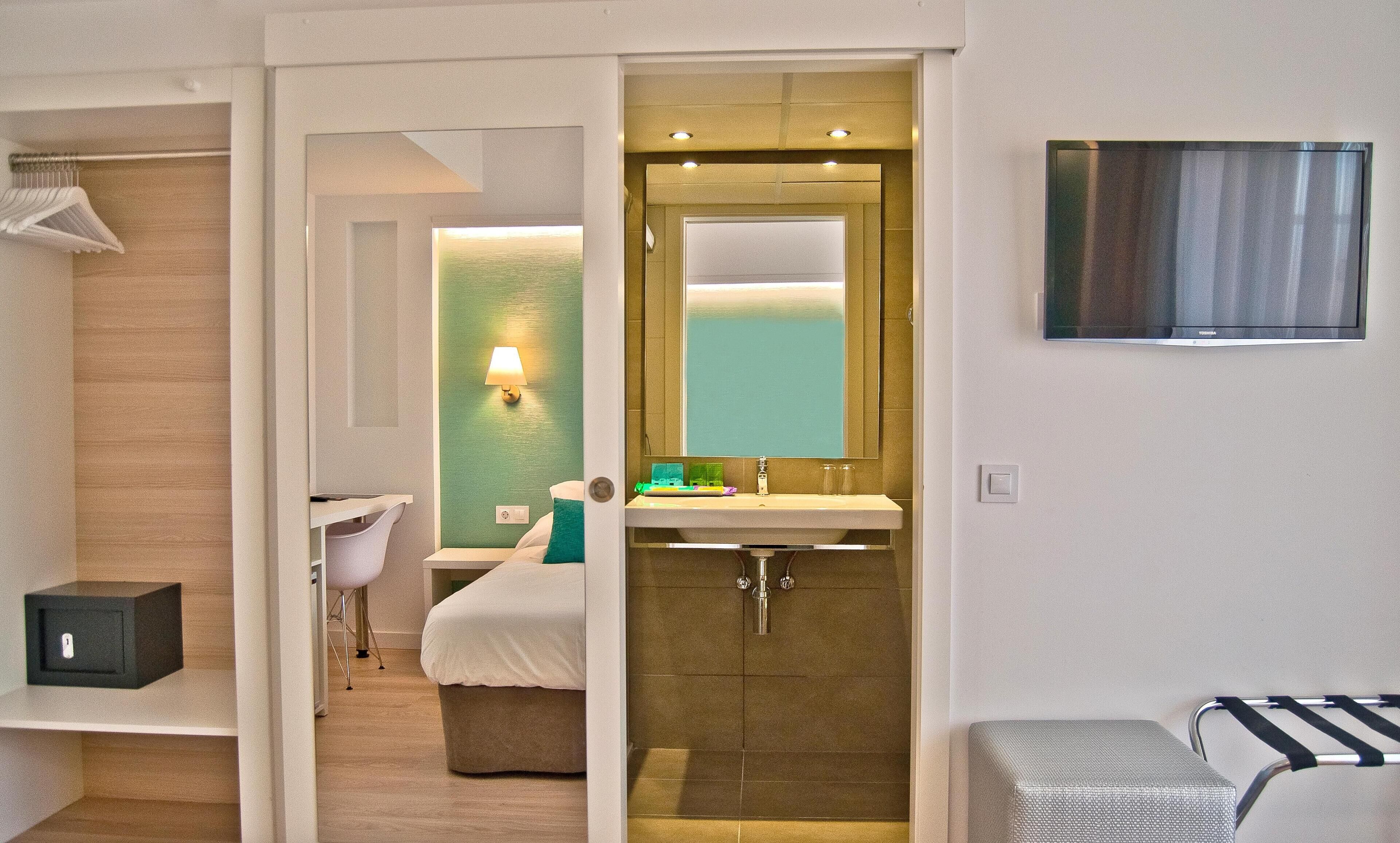 Couette en duvet d'oie, minibar, bureau, chambres insonorisées