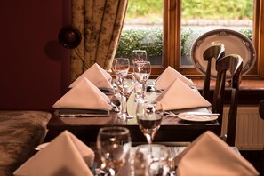 Breakfast, lunch and dinner served - Balmoral Arms (Ballater)