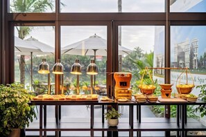 Frokost, lunsj og middag serveres