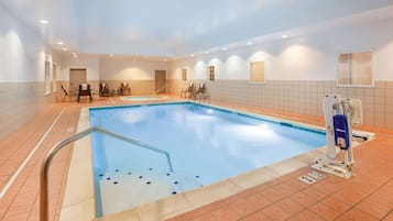 Indoor pool, sun loungers