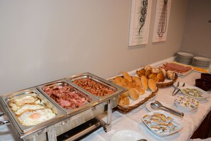 Free daily buffet breakfast  - Solar de Boaventura (São Vicente)