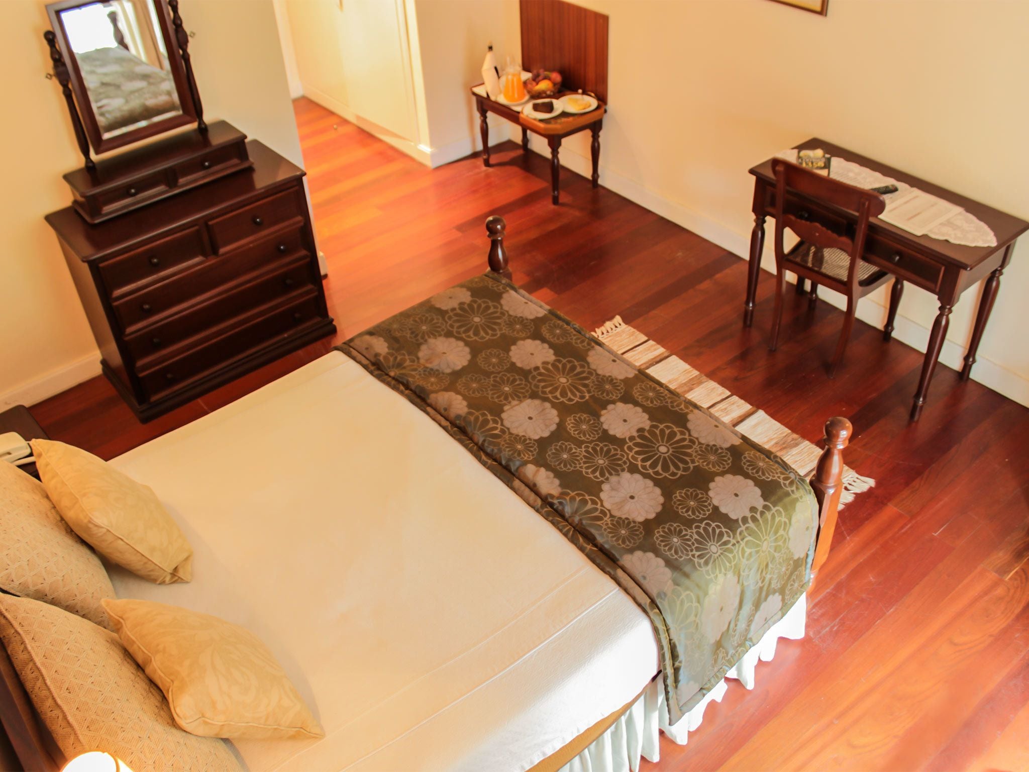 double or twin room | 1 bedroom, individually furnished, desk, laptop workspace