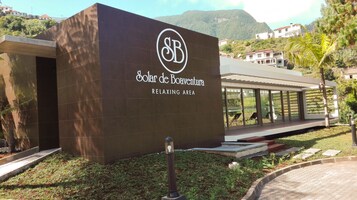 Indoor pool, sun loungers