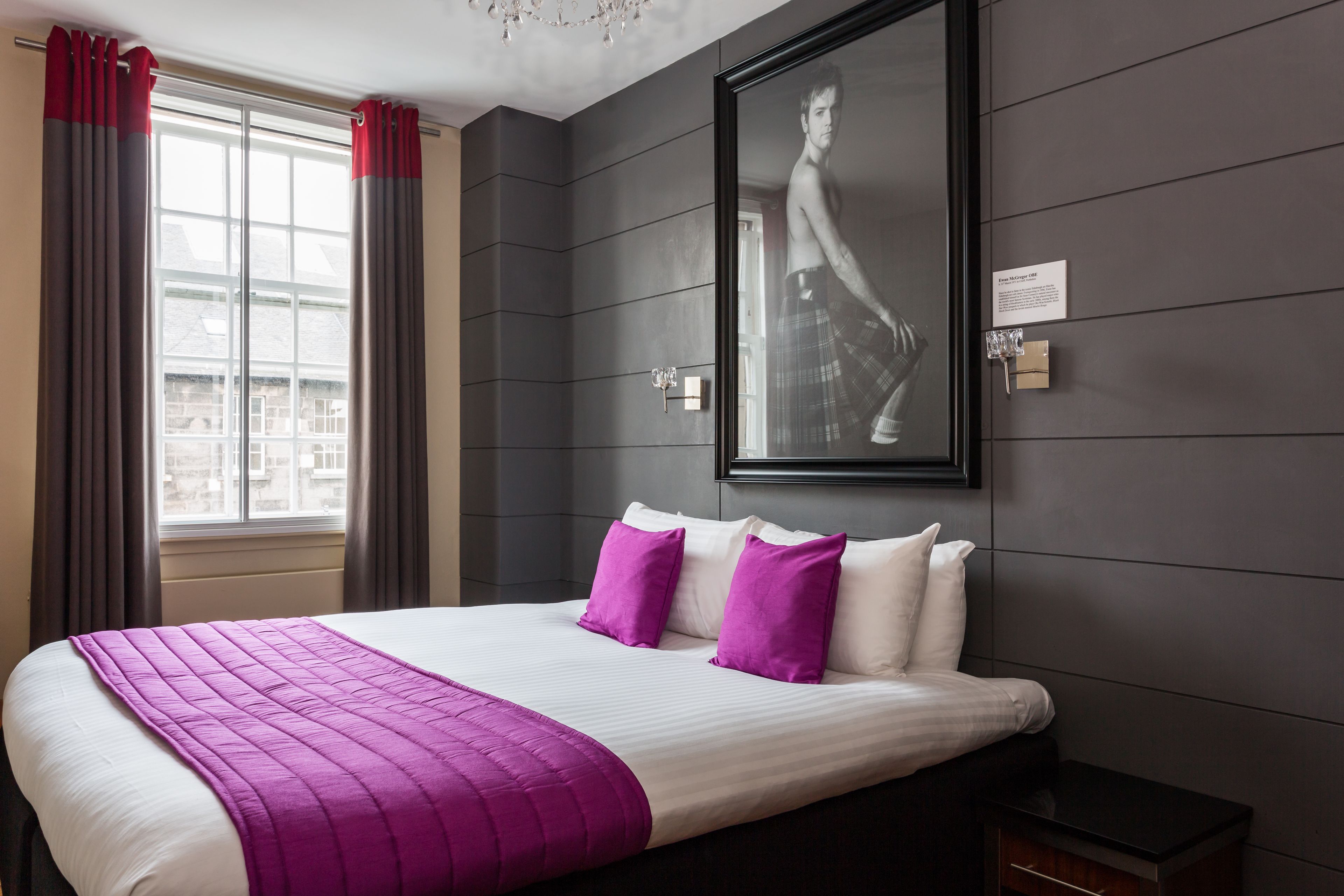 deluxe double or twin room, 1 double or 2 single beds | egyptian cotton sheets, minibar, in-room safe, desk