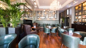 Ofrece desayunos, almuerzos y cenas