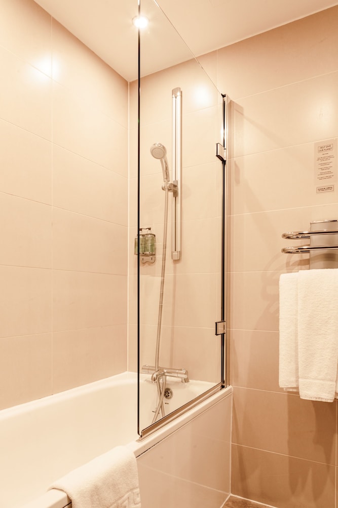 The Angels Share Hotel and Bar by null