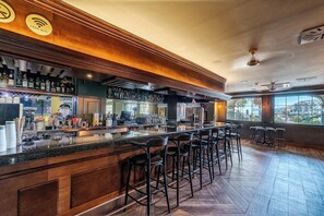 Bar (en la propiedad)