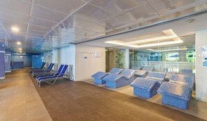 Salas para tratamentos a dois, sauna seca, banheira de hidromassagem