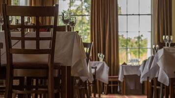 Breakfast, lunch and dinner served