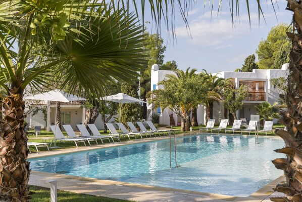 Seasonal outdoor pool, open 10:30 AM to 6:30 PM, pool umbrellas - Cala Llenya Resort Ibiza - Hotel (Santa Eulalia del Rio)