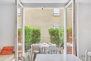 Departamento, 1 habitación (Maisonnette) | Tabla de planchar con plancha, cunas y ropa de cama 
