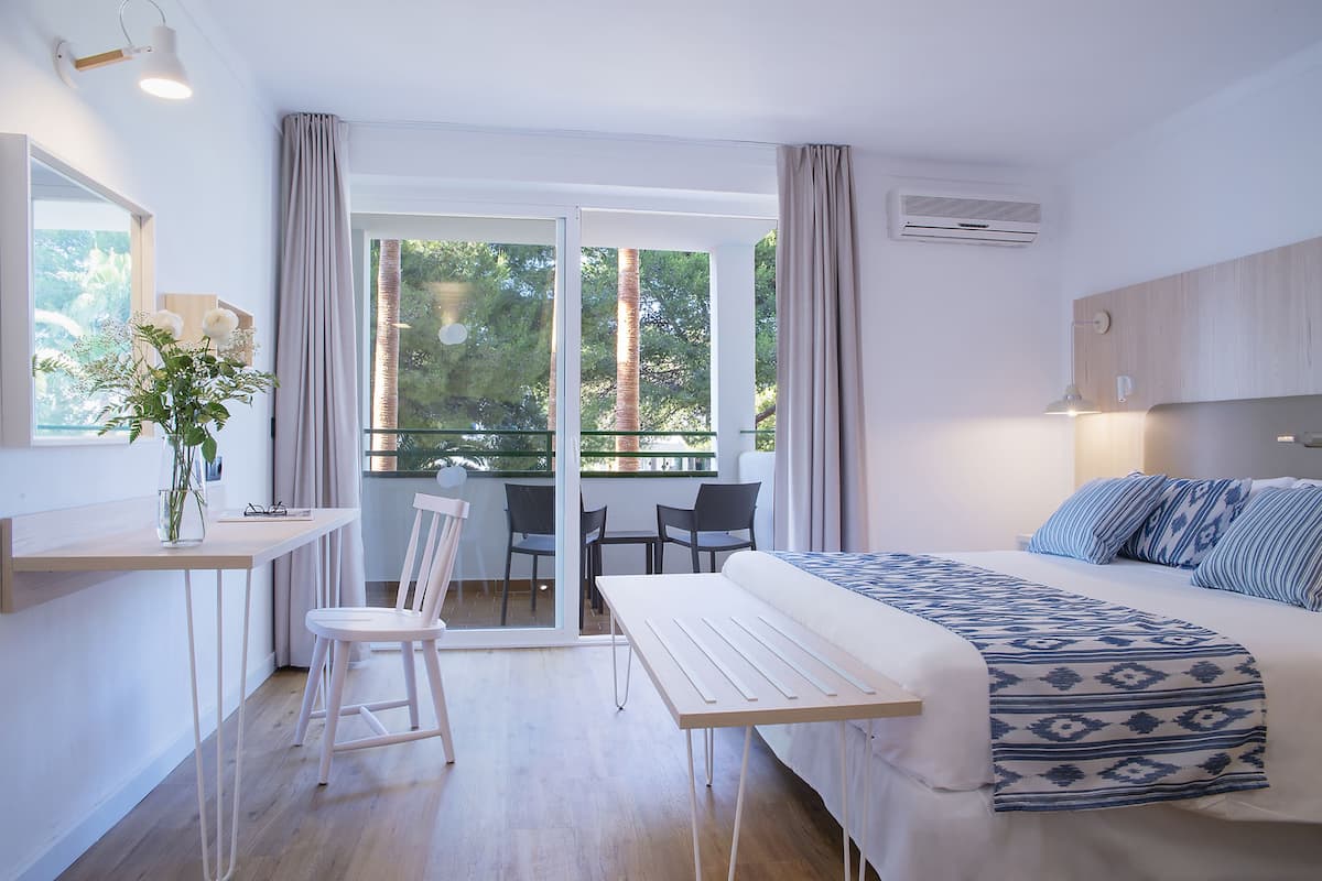 1 bedroom, in-room safe, blackout curtains, free WiFi