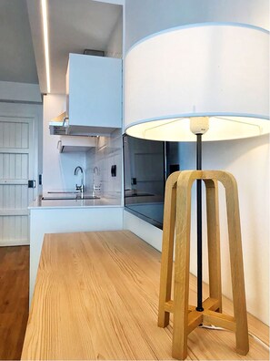 Estudio, balcón | 1 dormitorio, caja fuerte, cortinas opacas y wifi gratis