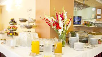 Free daily buffet breakfast