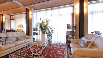 Sala de estar en el lobby