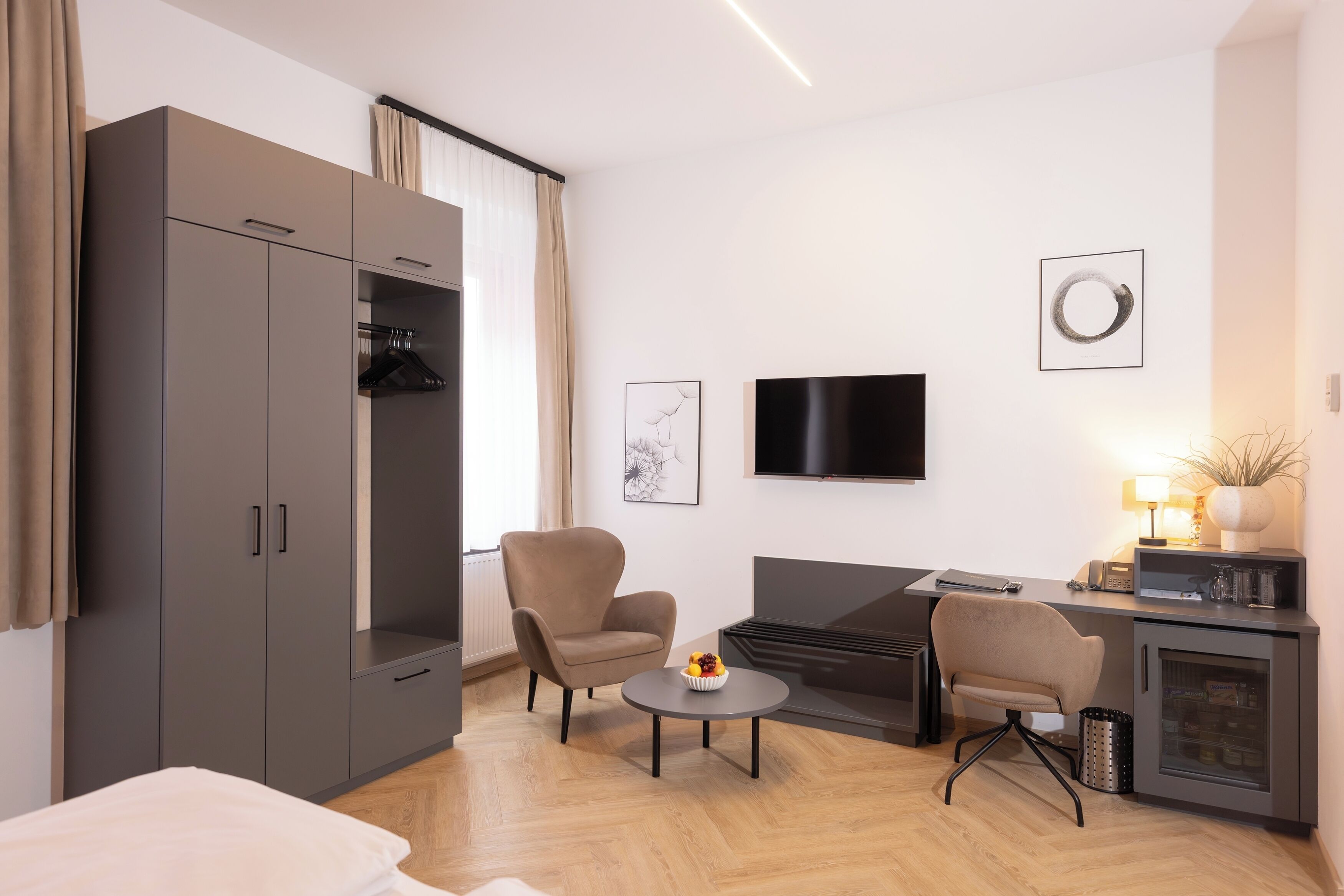 business double room | living area | tv