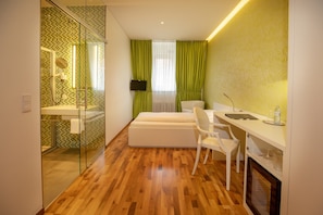 Basic-Einzelzimmer, 1 Queen-Bett | Dusche im Bad
