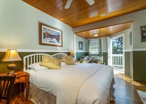 Phòng Deluxe, 1 giường cỡ king | Trang trí khác biệt, trang bị nội thất với thiết kế riêng biệt, bàn 