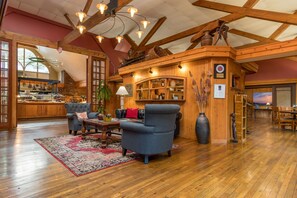 Lobby - Highland Lake Inn & Resort (Flat Rock)