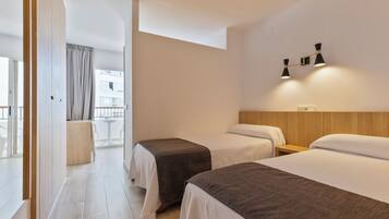 Studio, 2 Tempat Tidur Twin | Brankas, Wi-Fi gratis, dan seprai linen