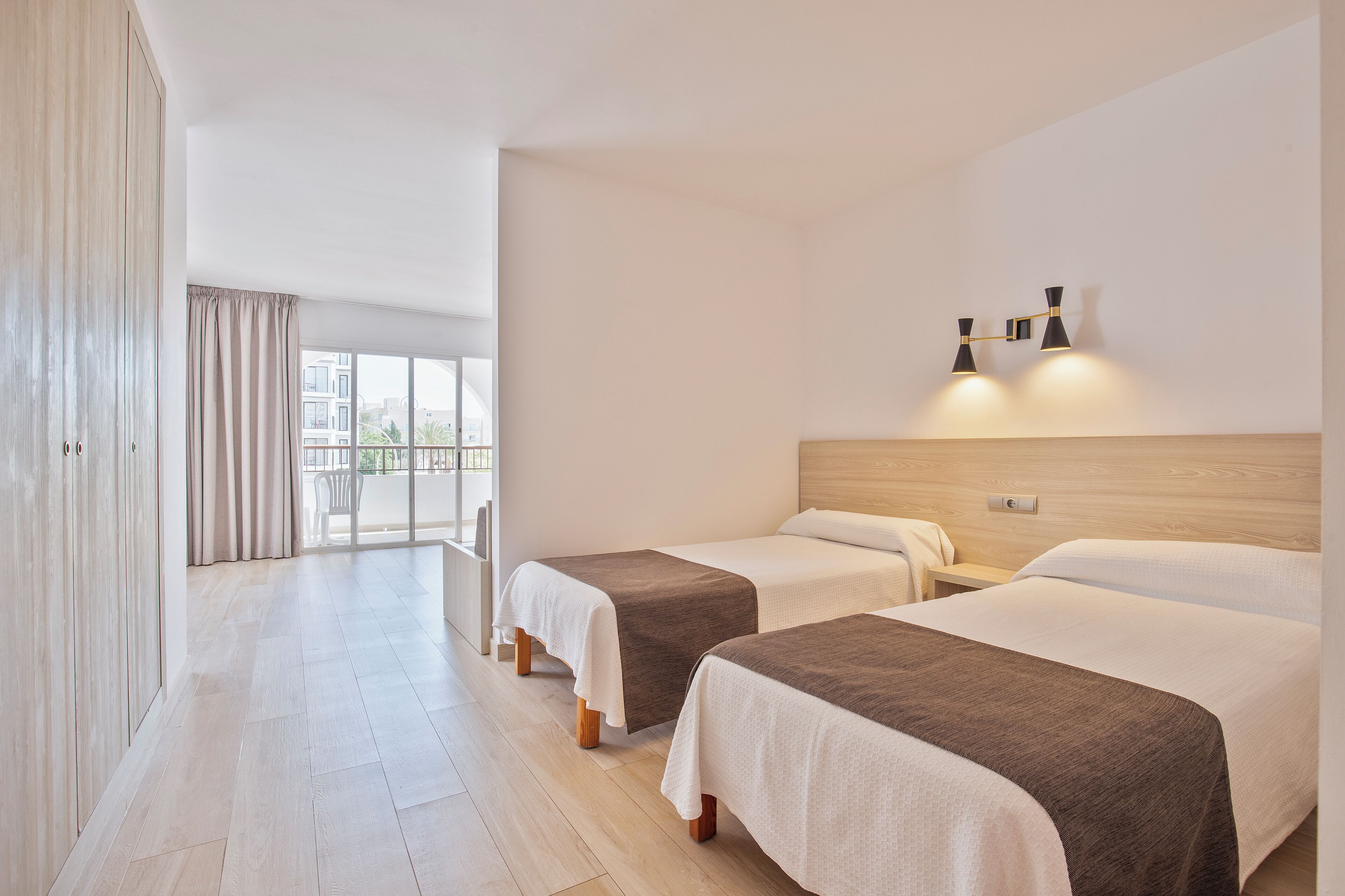 Brankas, Wi-Fi gratis, dan seprai linen