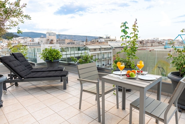 Suite, 1 Bedroom, Terrace, City View
