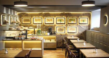 King Charles Boutique Residence