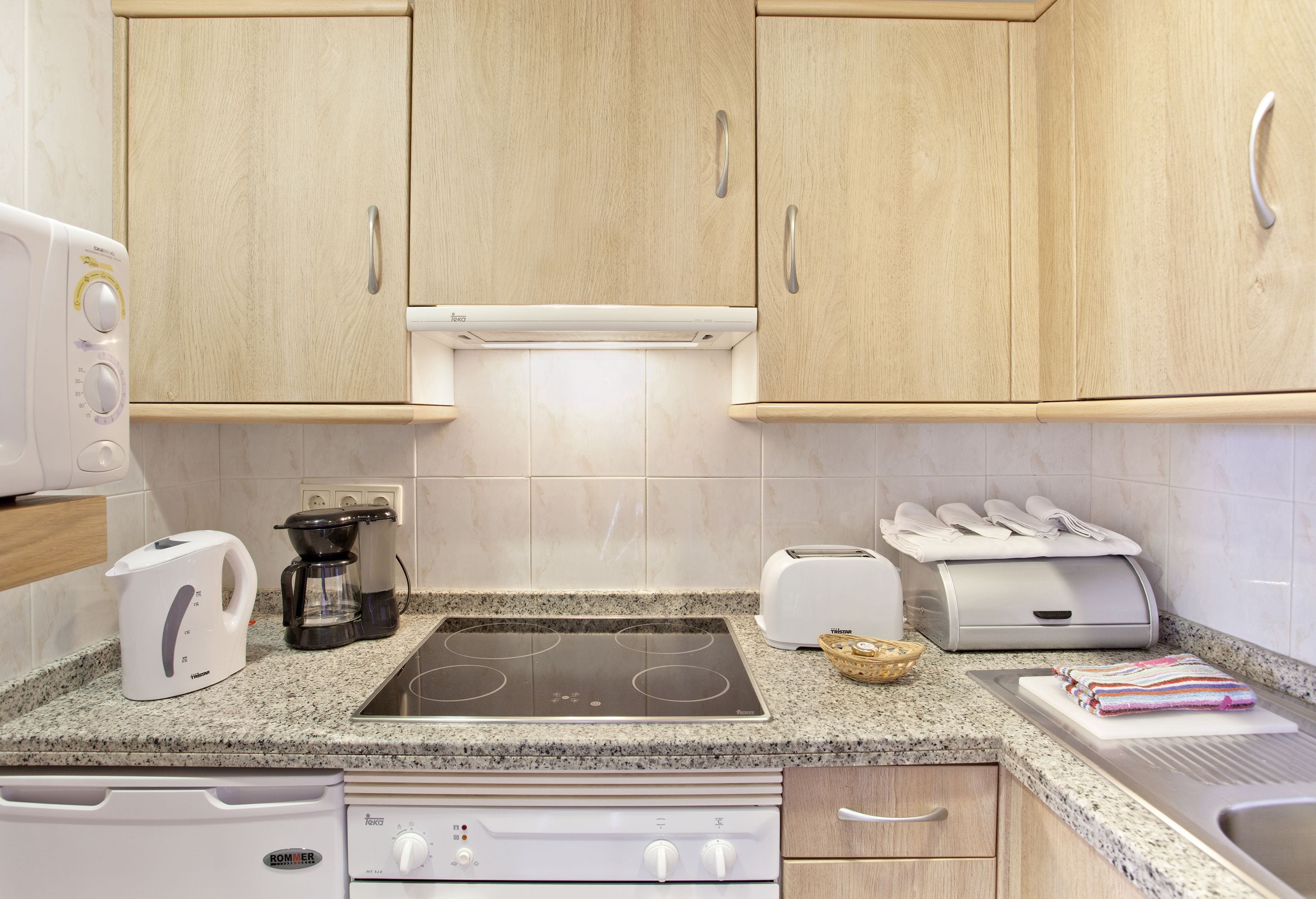 Junior Suite, Terrace, Sea View | Private kitchen