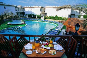 Outdoor dining - Cleopatra tsokkos Hotel (Sharm el Sheikh)