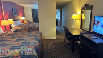 Royal Suite, 1 King Bed, Jetted Tub, City View | Desk, iron/ironing board, free WiFi, bed sheets