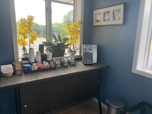 Coffee service - Geneva Wells Inn (Lake Geneva)