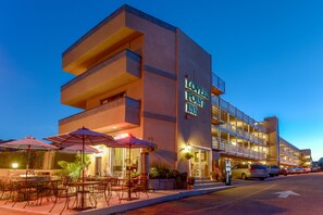 Exterior - Lovers Point Inn (Pacific Grove)