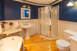 Harbor Carriage | Baño | Secadora de cabello y toallas
