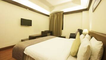 Individually decorated, individually furnished, desk, free WiFi