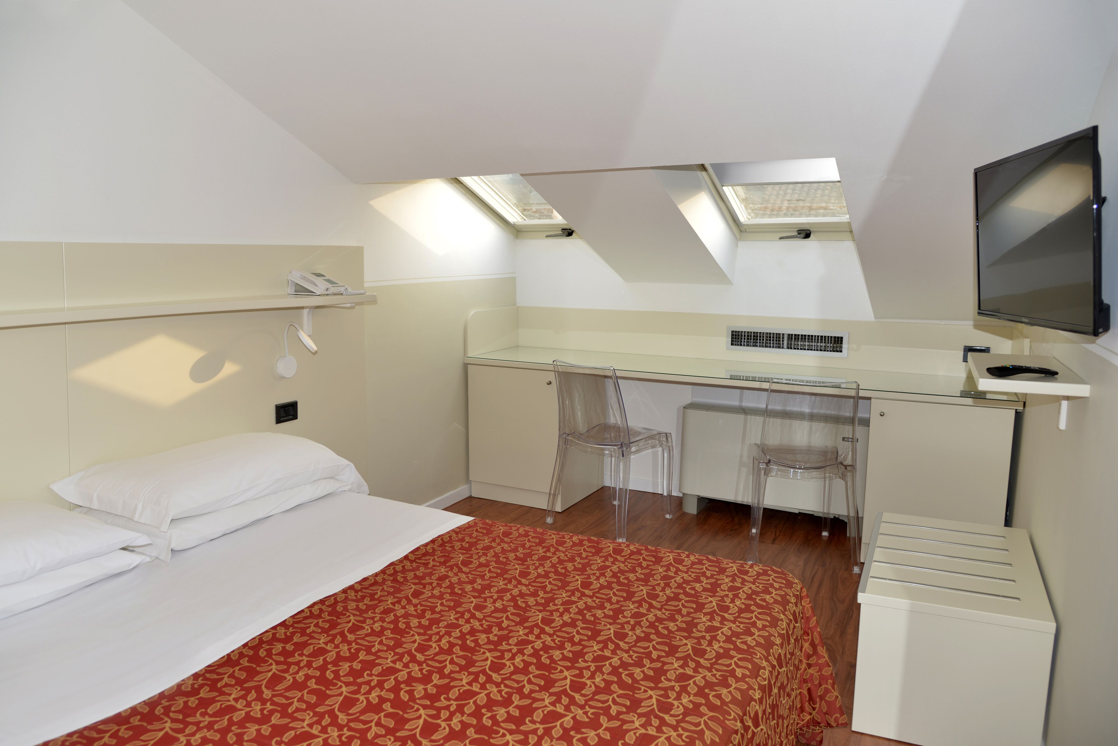 double room | down duvets, minibar, in-room safe, soundproofing