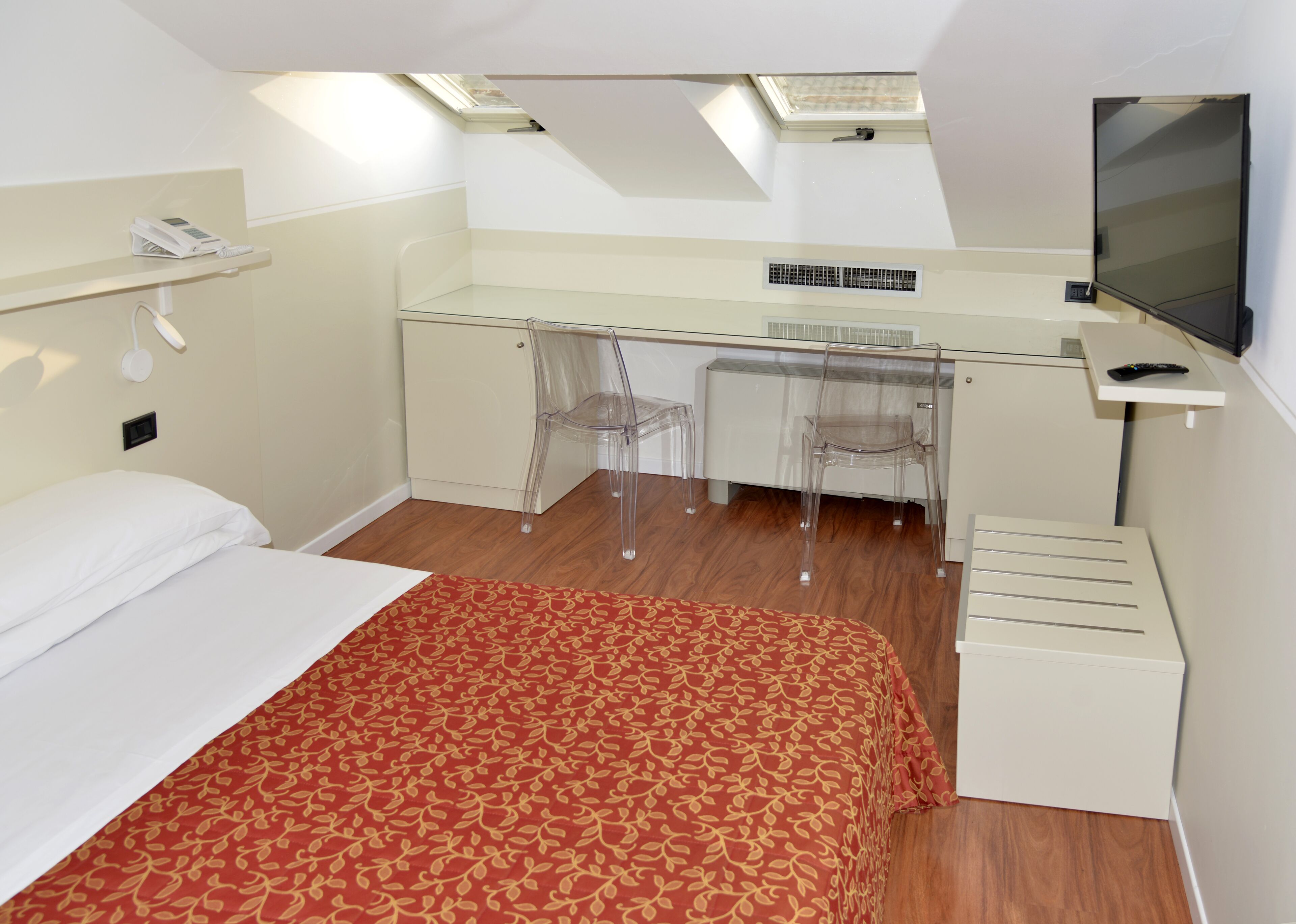 double room | down duvets, minibar, in-room safe, soundproofing