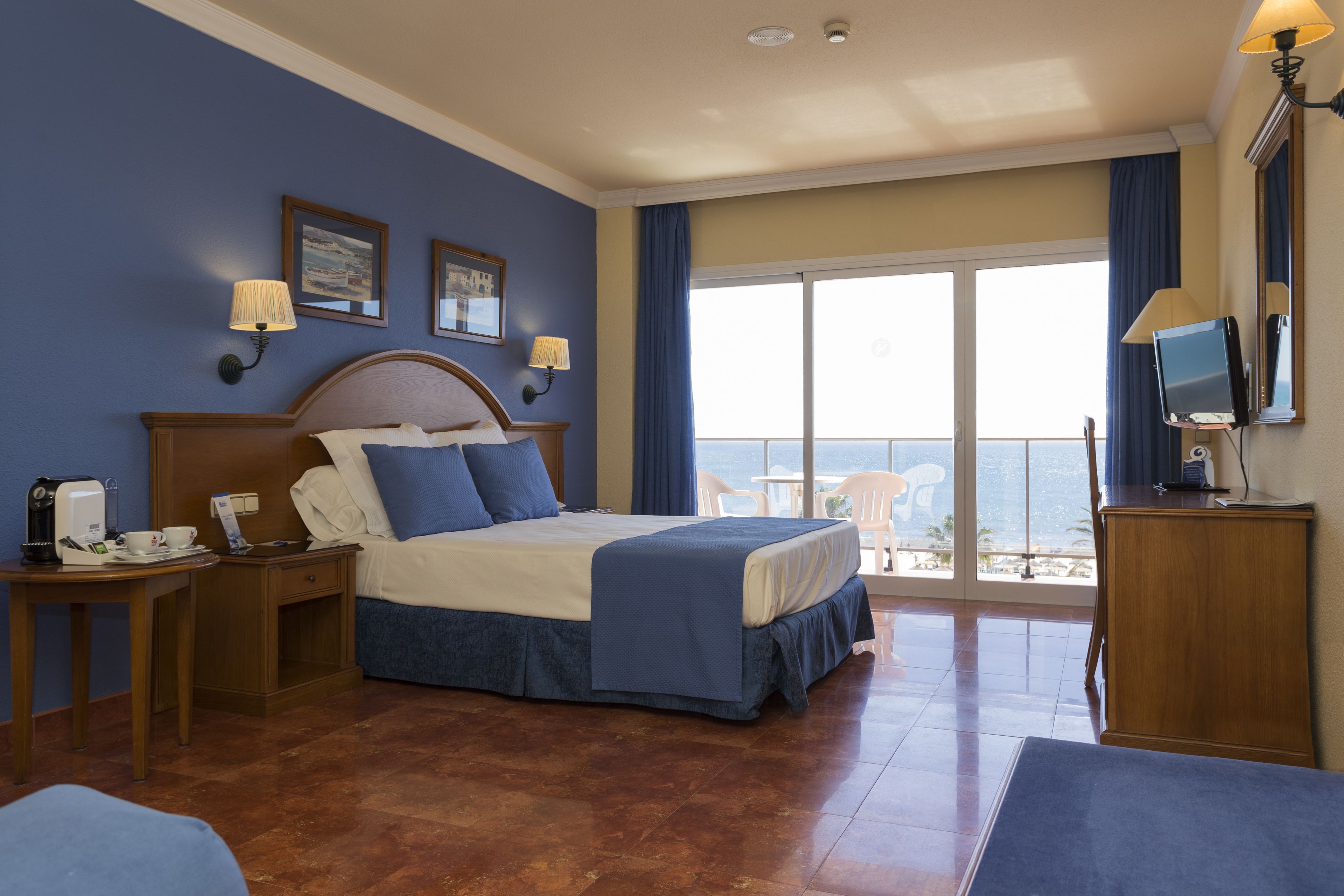 superior double room, terrace | 1 bedroom, minibar, in-room safe, desk