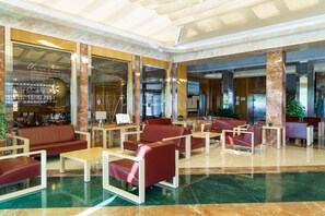 Bar (on property) - Hotel Isabel (Torremolinos)