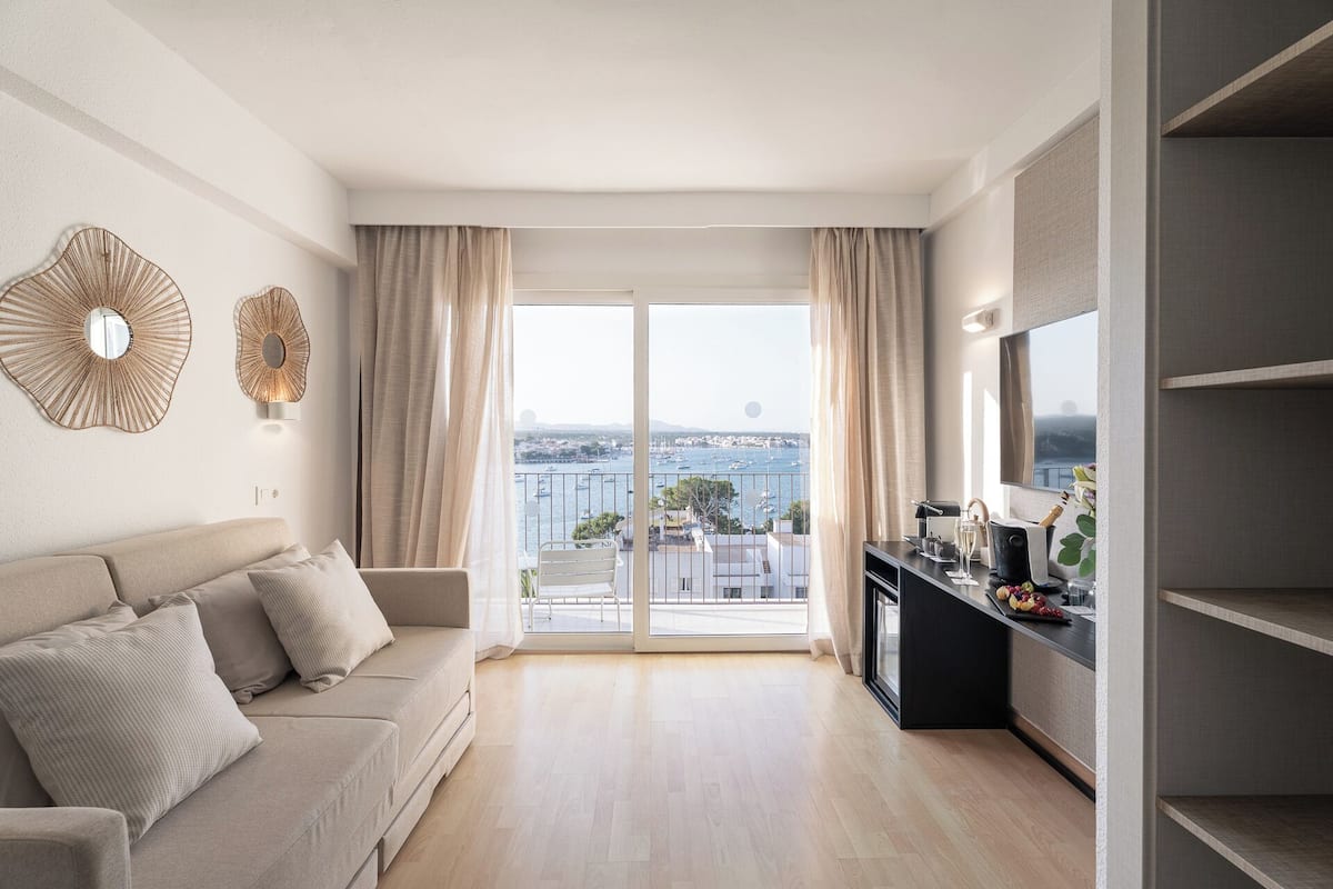 Coffres-forts dans les chambres, bureau, Wi-Fi gratuit, draps fournis