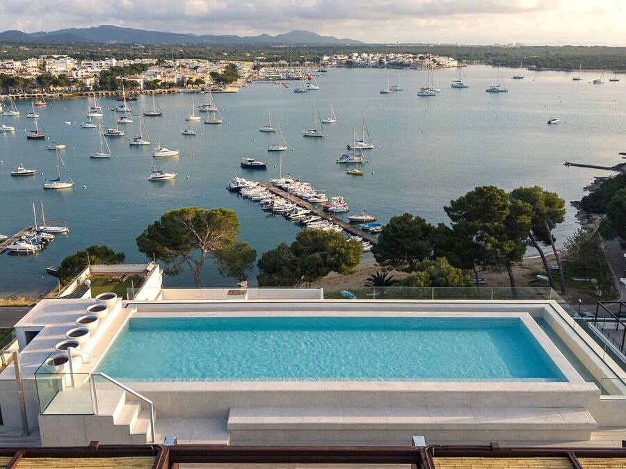 Seasonal outdoor pool, pool umbrellas, sun loungers
