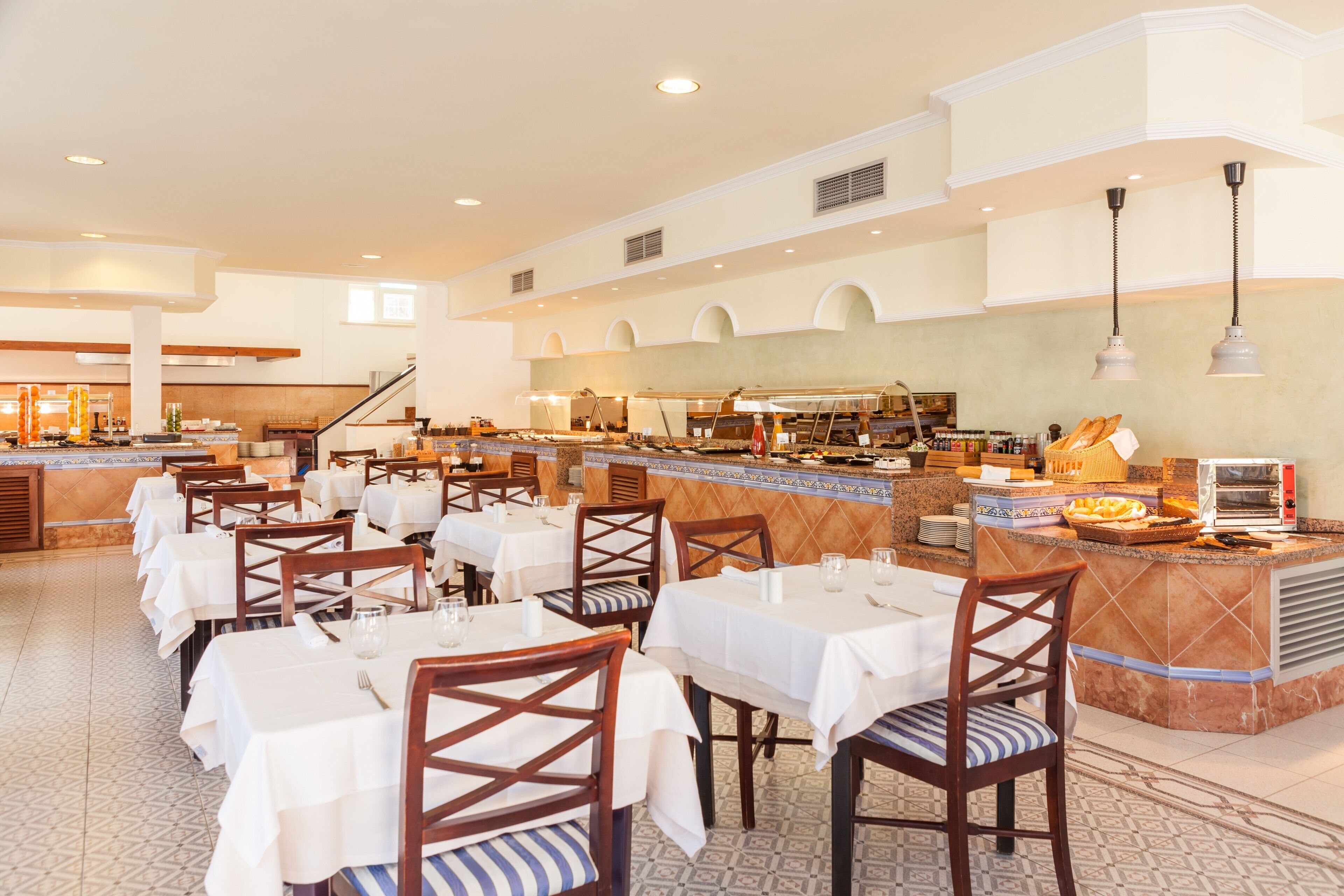 غرفة لتناول الطعام