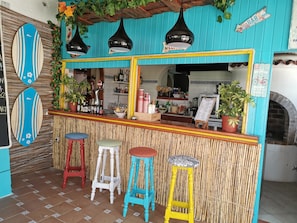 Bar à beira da piscina
