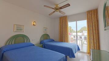 In-room safe, iron/ironing board