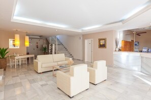 Lobby - Marina Palace Apartamentos (San Antonio Abad)