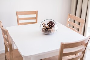 Dinner served - Marina Palace Apartamentos (San Antonio Abad)