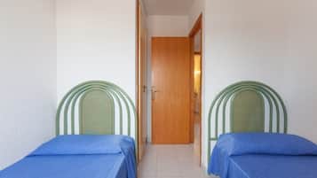 In-room safe, iron/ironing board