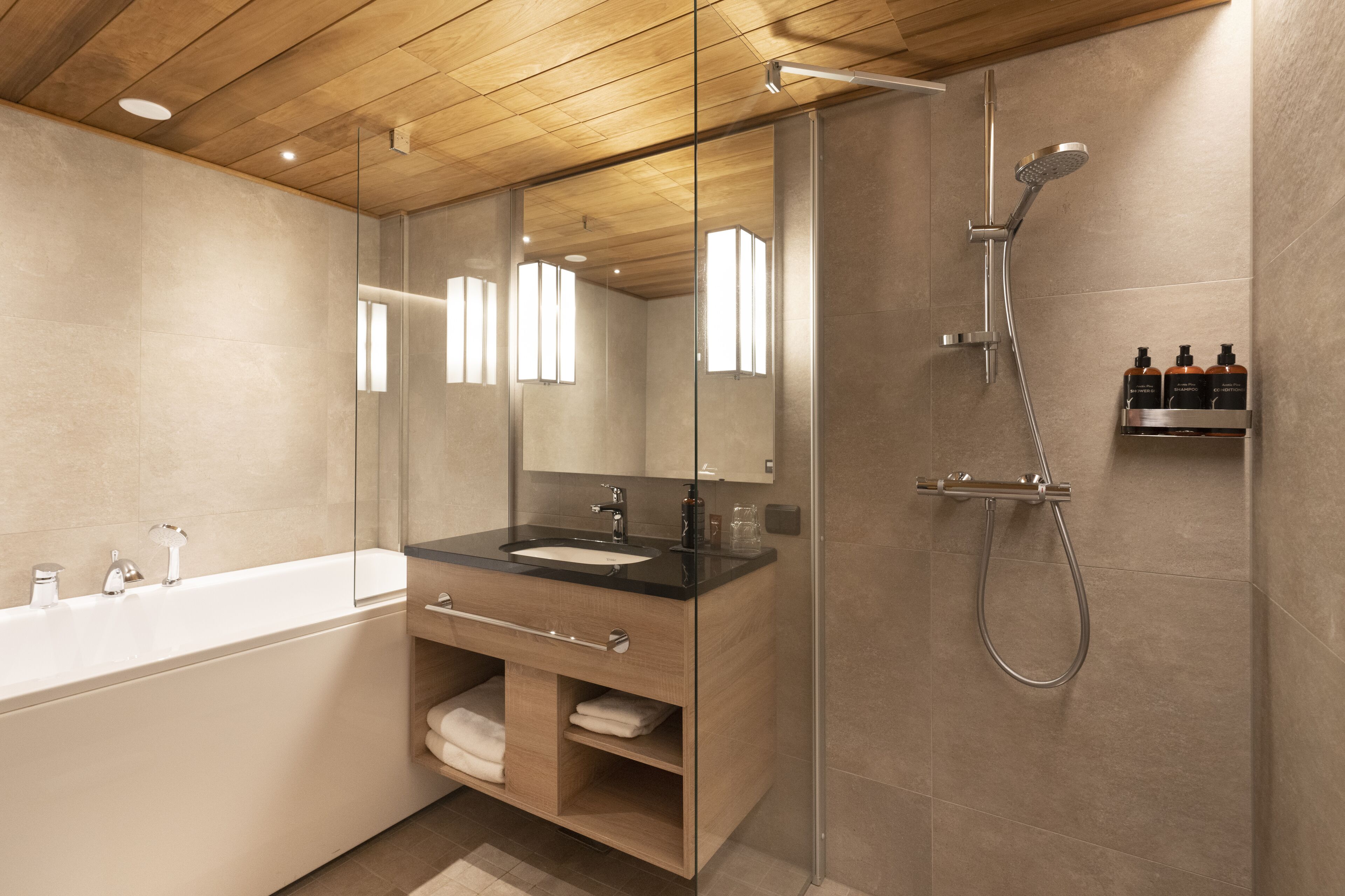 northern comfort bath | bathroom | hair dryer, towels, soap, shampoo